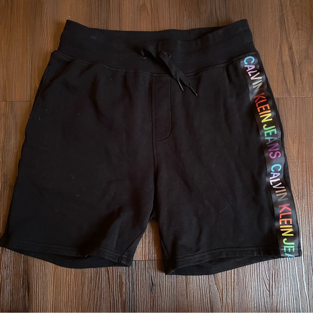 Calvin Klein Jeans Sweat Shorts Pride Edition!